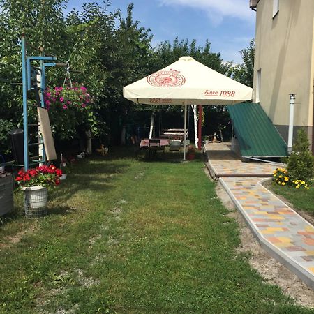 Гостевой Дом «Anika» Ivankov (Kiev) Exterior foto